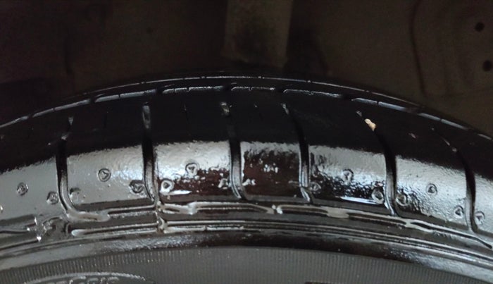 2018 Tata NEXON XM PETROL, Petrol, Manual, 1,05,844 km, Right Rear Tyre Tread