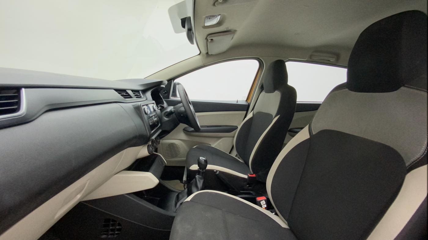 2022 Renault TRIBER RXL MT, Petrol, Manual, 30,944 km, Right Side Front Door Cabin