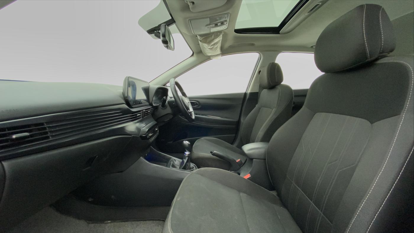 2020 Hyundai NEW I20 ASTA (O) 1.2 MT, Petrol, Manual, 34,497 km, Right Side Front Door Cabin
