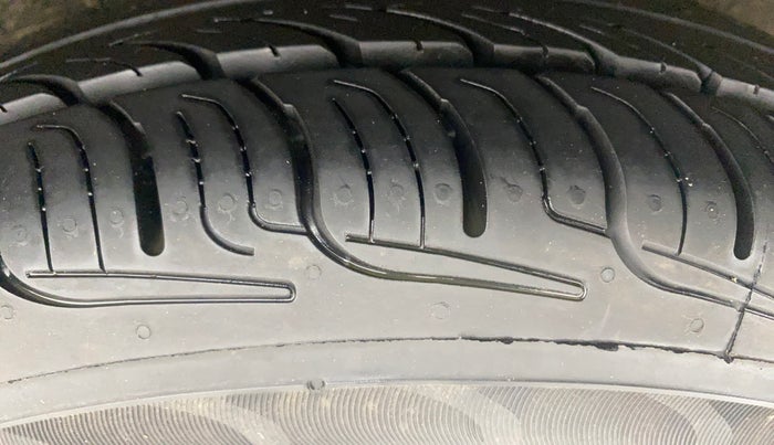 2013 Hyundai i10 MAGNA 1.2, Petrol, Manual, 38,025 km, Left Rear Tyre Tread