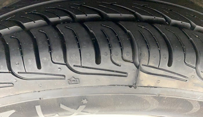 2013 Hyundai i10 MAGNA 1.2, Petrol, Manual, 38,025 km, Right Rear Tyre Tread