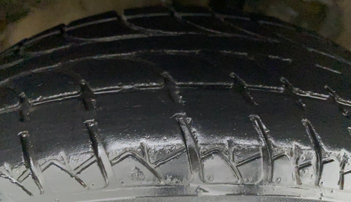 2017 Maruti Wagon R 1.0 LXI CNG, CNG, Manual, 36,847 km, Left Front Tyre Tread