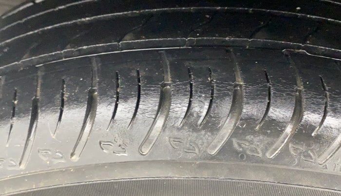 2021 Nissan MAGNITE XV PREMIUM TURBO (O) CVT, Petrol, Automatic, 27,635 km, Right Rear Tyre Tread