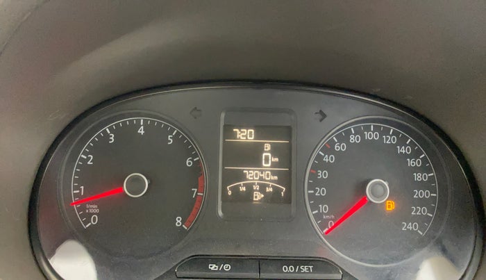 2016 Volkswagen Vento HIGHLINE 1.6 MPI, Petrol, Manual, 72,000 km, Odometer Image