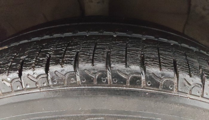 2019 Hyundai NEW SANTRO SPORTZ CNG, CNG, Manual, 50,094 km, Right Front Tyre Tread