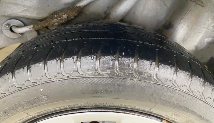 2014 Honda Amaze 1.2L I-VTEC SX, CNG, Manual, 74,174 km, Left Rear Tyre Tread