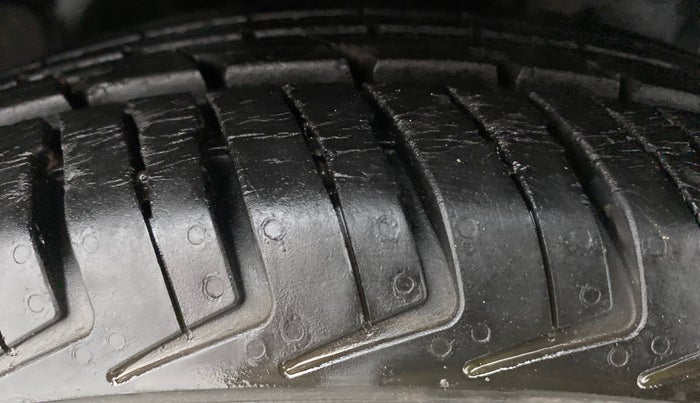 2018 Datsun Redi Go 1.0 S AT, Petrol, Automatic, 15,071 km, Right Front Tyre Tread