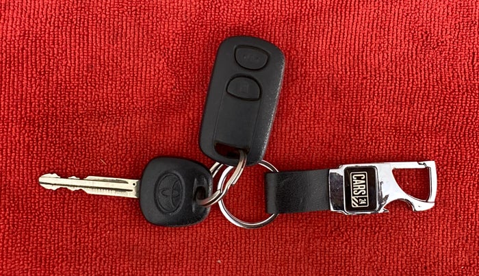 2011 Toyota Etios Liva G, Petrol, Manual, 78,193 km, Key Close Up