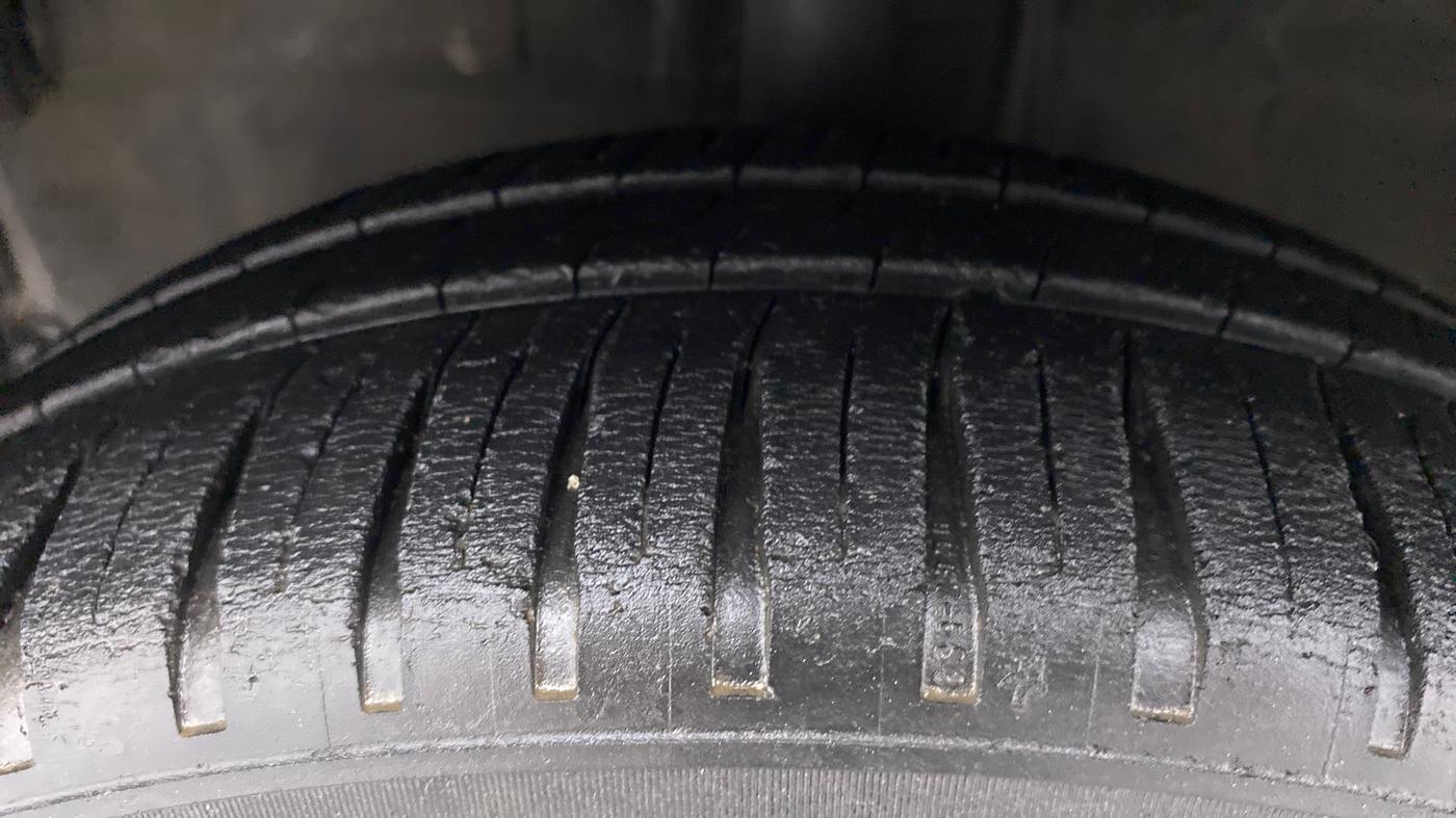2011 Toyota Etios Liva G, Petrol, Manual, 78,193 km, Left Front Tyre Tread