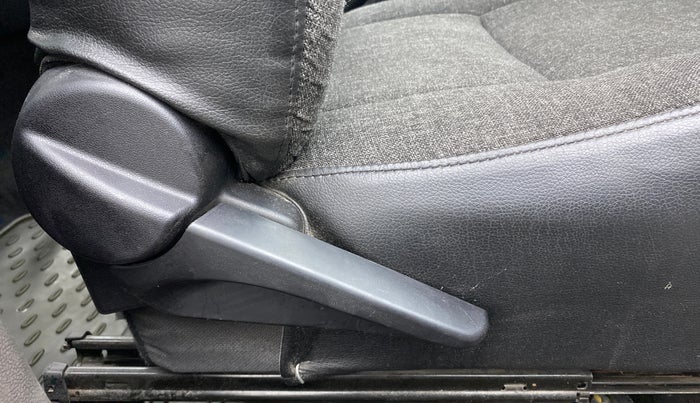 2011 Toyota Etios Liva G, Petrol, Manual, 78,193 km, Driver Side Adjustment Panel
