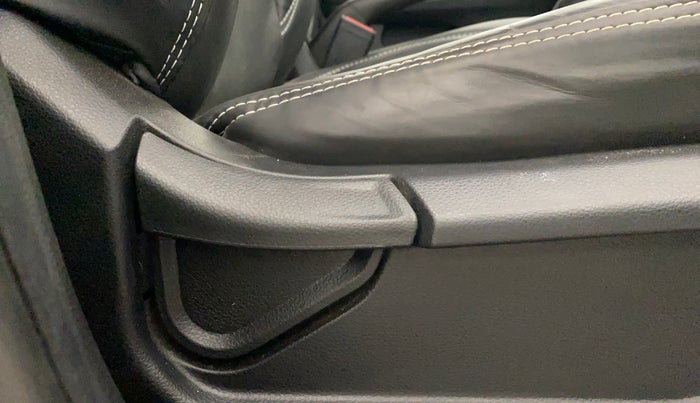 2024 KIA SONET HTE (O) 1.2 Petrol MT, Petrol, Manual, 4,952 km, Driver Side Adjustment Panel