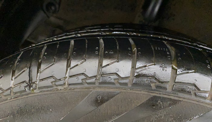 2024 KIA SONET HTE (O) 1.2 Petrol MT, Petrol, Manual, 4,952 km, Right Rear Tyre Tread