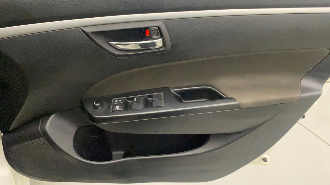 2014 Maruti Swift VXI, Petrol, Manual, 29,973 km, Driver Side Door Panels Control