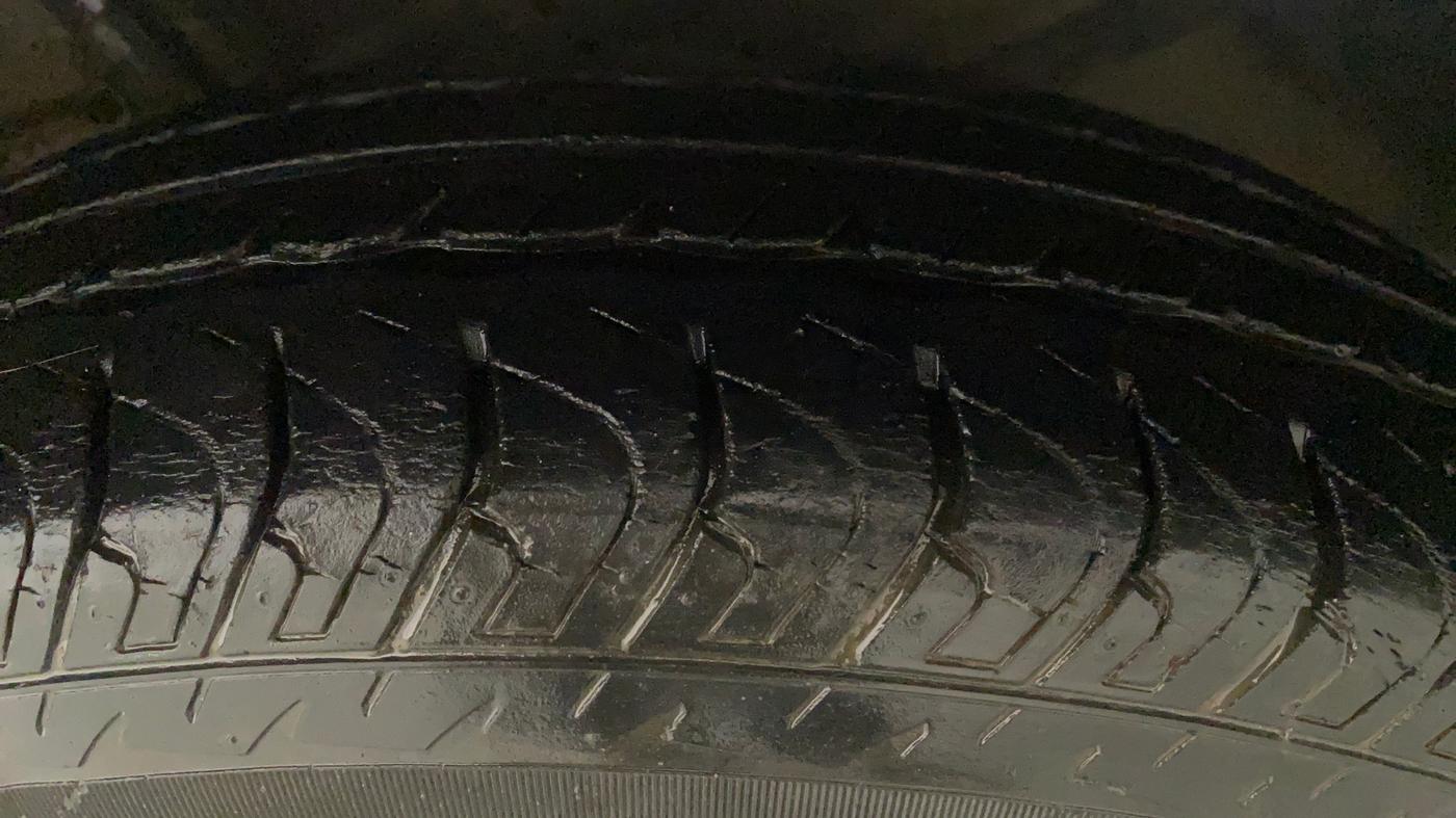 2014 Maruti Swift VXI, Petrol, Manual, 29,973 km, Left Rear Tyre Tread
