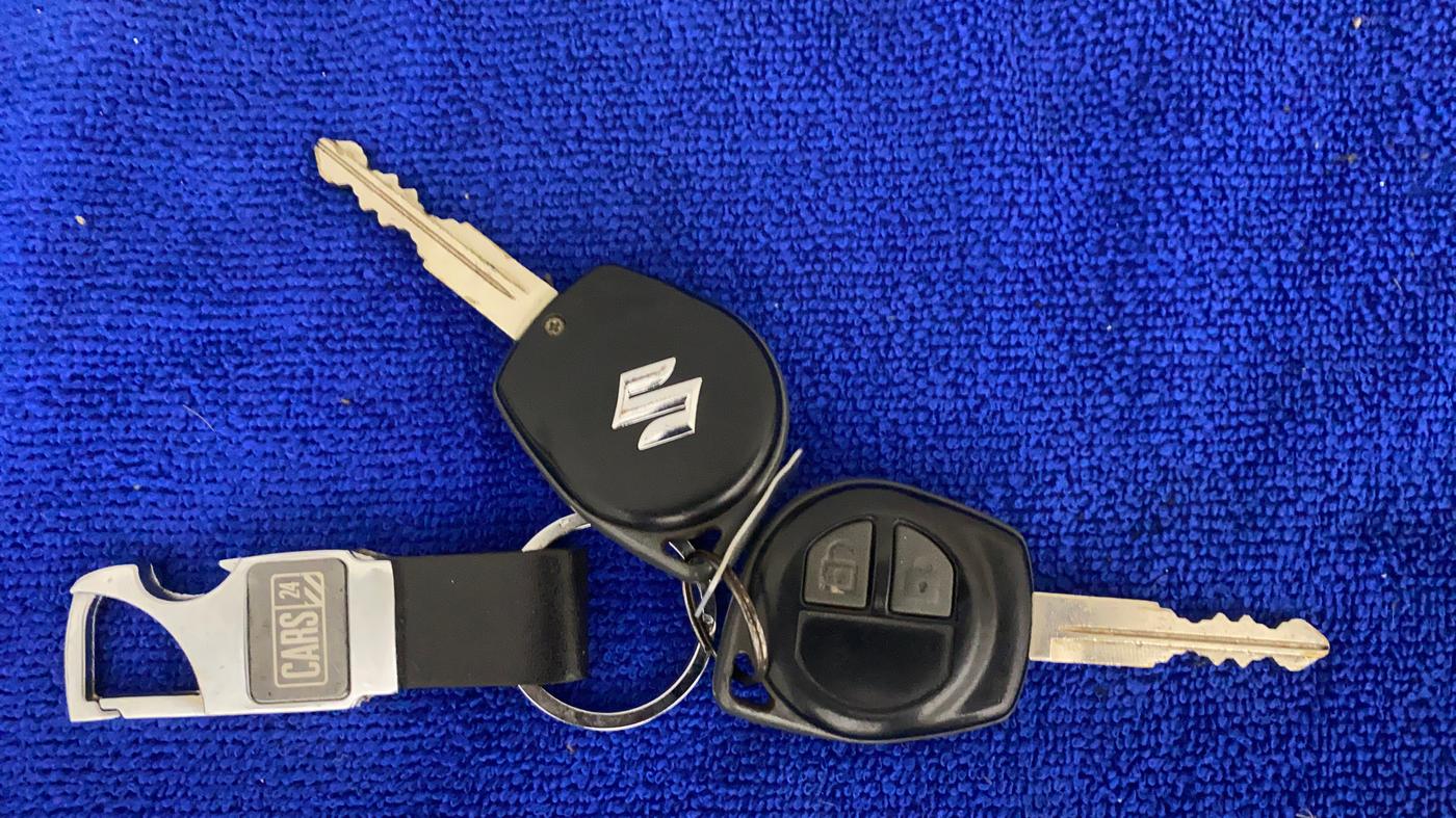 2014 Maruti Swift VXI, Petrol, Manual, 29,973 km, Key Close Up