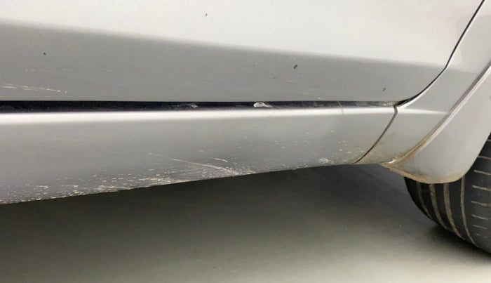 2015 Maruti Ciaz ZXI+, Petrol, Manual, 79,743 km, Right running board - Slightly dented