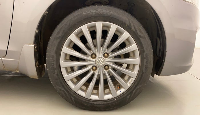 2015 Maruti Ciaz ZXI+, Petrol, Manual, 79,743 km, Right Front Wheel