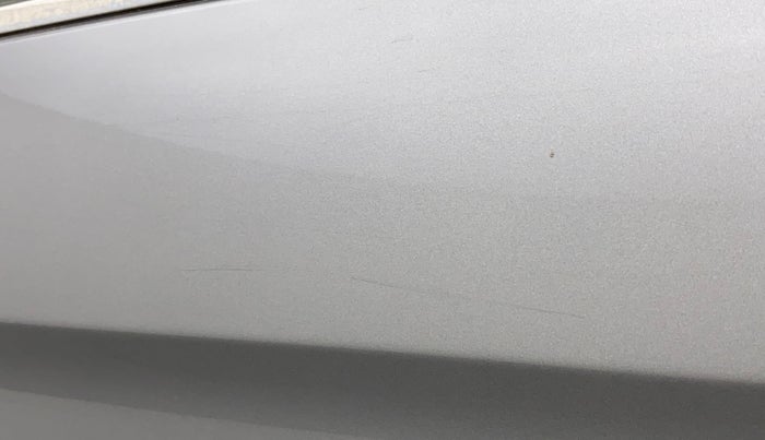 2015 Maruti Ciaz ZXI+, Petrol, Manual, 79,743 km, Rear left door - Minor scratches