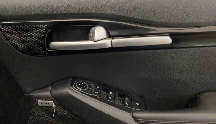 2022 KIA SELTOS GTX PLUS AT 1.5 DIESEL, Diesel, Automatic, 49,717 km, Driver Side Door Panels Control