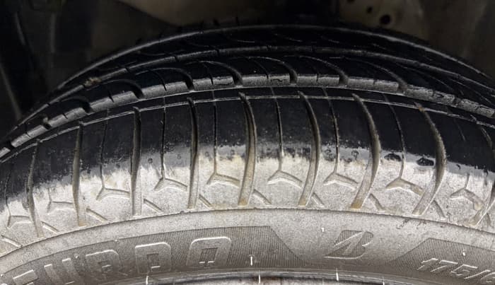 2014 Honda Amaze 1.2L I-VTEC S, Petrol, Manual, 43,410 km, Left Front Tyre Tread