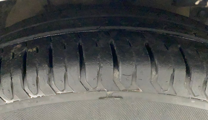 2016 Tata Zest XM PETROL, Petrol, Manual, 87,897 km, Right Front Tyre Tread