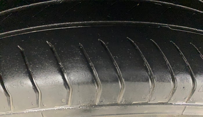 2022 Toyota URBAN CRUISER MID GRADE AT, Petrol, Automatic, 30,763 km, Right Front Tyre Tread