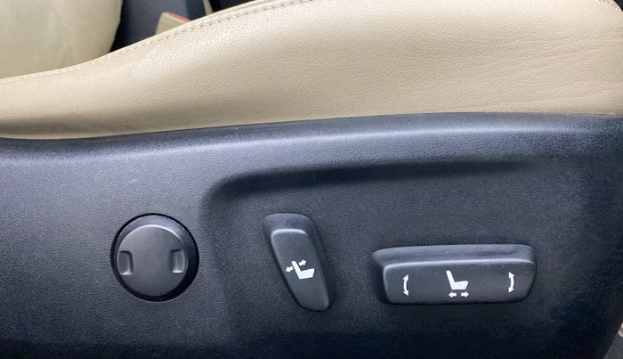 2016 Toyota Corolla Altis VL CVT PETROL, Petrol, Automatic, 69,541 km, Driver Side Adjustment Panel