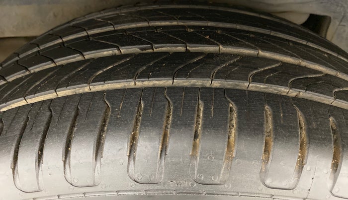 2016 Toyota Corolla Altis VL CVT PETROL, Petrol, Automatic, 69,541 km, Right Rear Tyre Tread