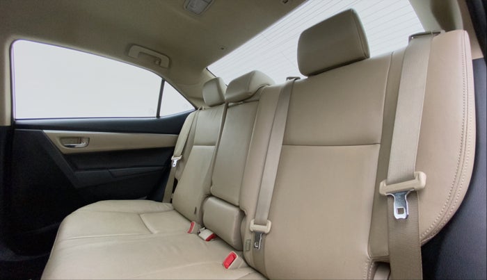 2016 Toyota Corolla Altis VL CVT PETROL, Petrol, Automatic, 69,541 km, Right Side Rear Door Cabin