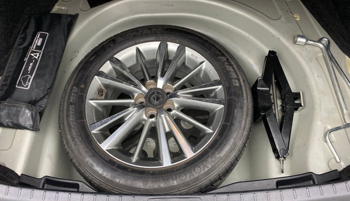 2016 Toyota Corolla Altis VL CVT PETROL, Petrol, Automatic, 69,541 km, Spare Tyre