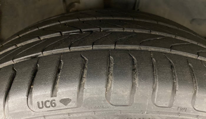 2016 Toyota Corolla Altis VL CVT PETROL, Petrol, Automatic, 69,541 km, Right Front Tyre Tread