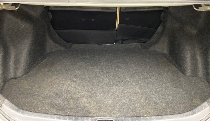 2016 Toyota Corolla Altis VL CVT PETROL, Petrol, Automatic, 69,541 km, Boot Inside