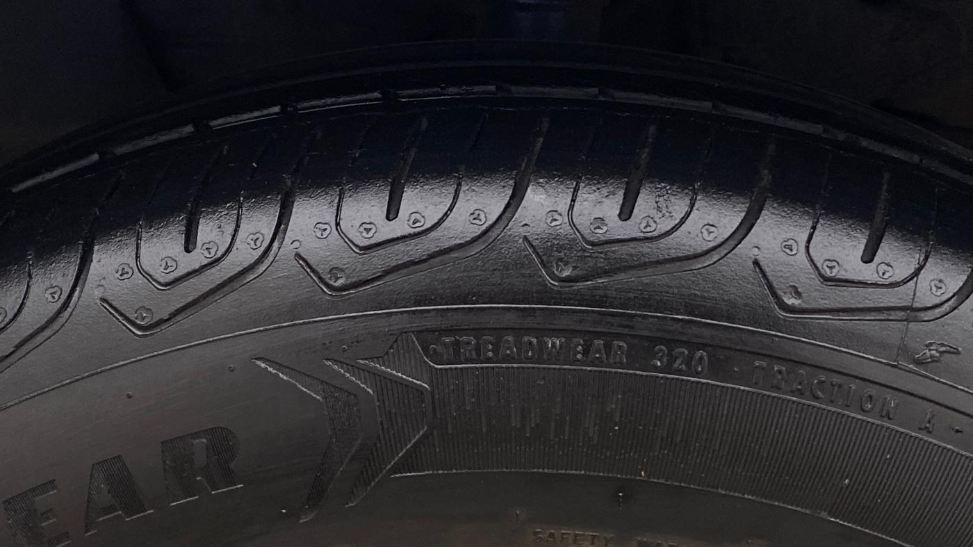 2013 Nissan Sunny XL CVT, Petrol, Automatic, 1,18,253 km, Left Front Tyre Tread