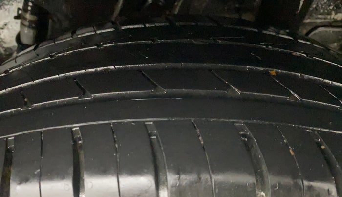 2020 Hyundai VENUE S 1.2, Petrol, Manual, 68,014 km, Left Rear Tyre Tread