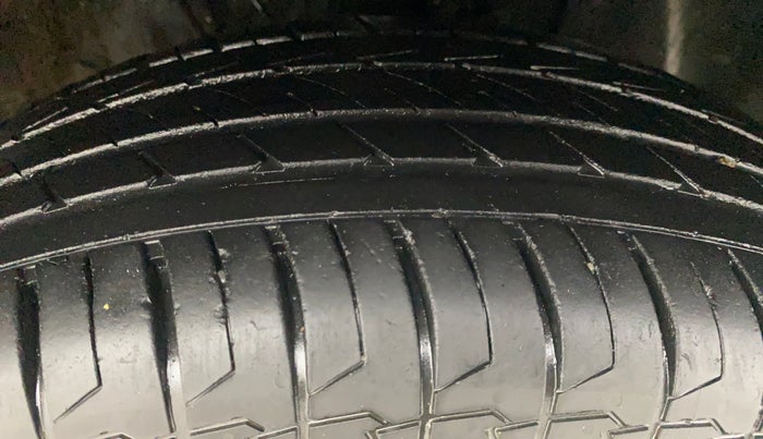 2020 Hyundai VENUE S 1.2, Petrol, Manual, 68,014 km, Right Front Tyre Tread