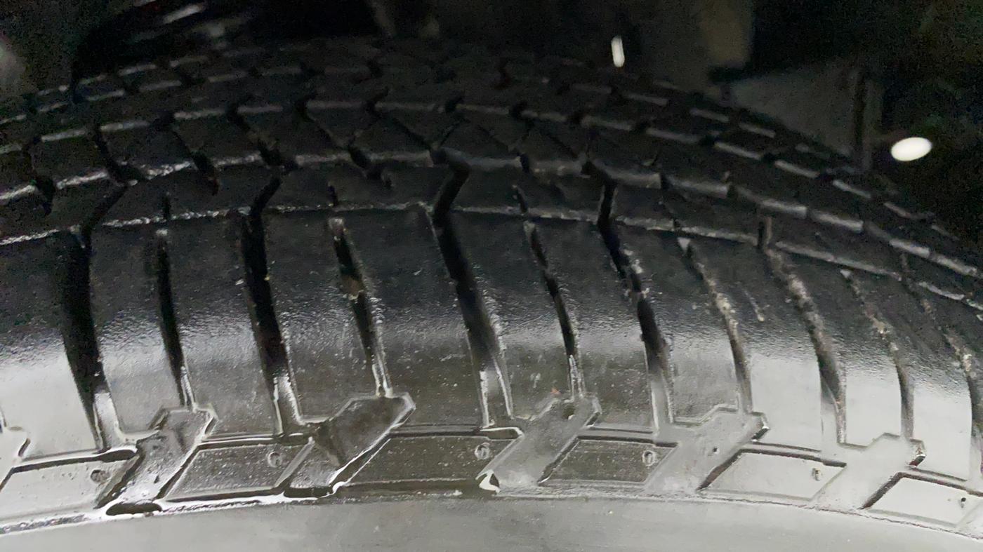 2021 Mahindra Scorpio S5, Diesel, Manual, 10,177 km, Right Front Tyre Tread