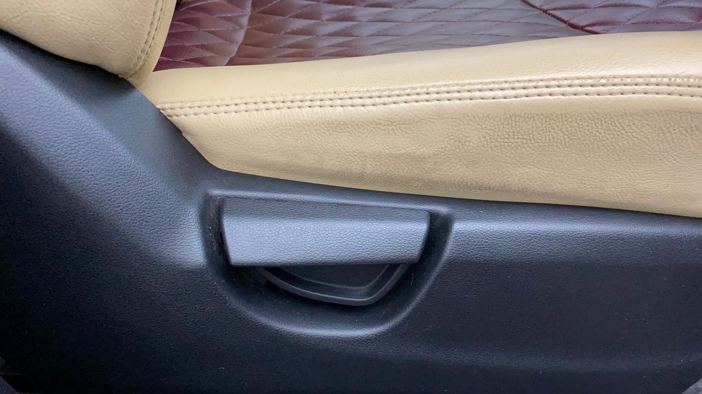 2020 Hyundai NEW SANTRO MAGNA 1.1 CORPORATE EDITION, Petrol, Manual, 17,051 km, Driver Side Adjustment Panel