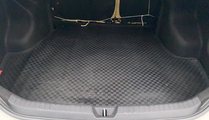 2020 Toyota YARIS G CVT, Petrol, Automatic, 18,861 km, Boot Inside
