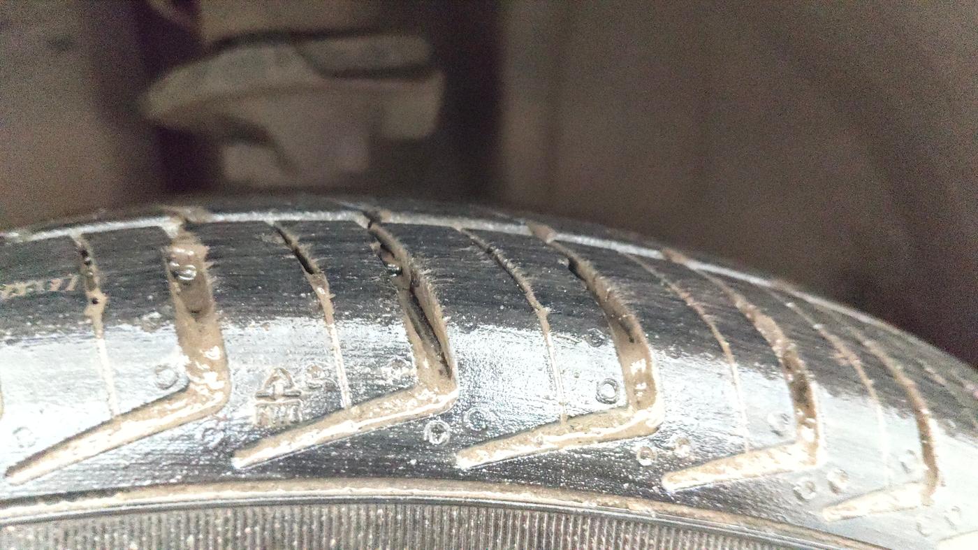2018 Renault Kwid RXT 1.0 AMT (O), Petrol, Automatic, 11,574 km, Right Front Tyre Tread