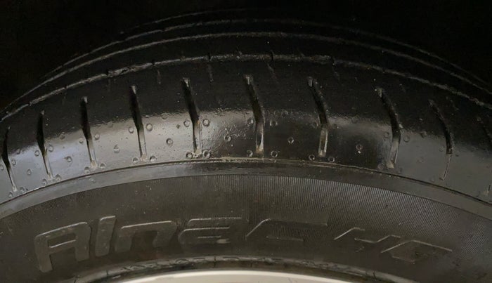 2022 KIA SONET HTE 1.5, Diesel, Manual, 52,991 km, Right Front Tyre Tread