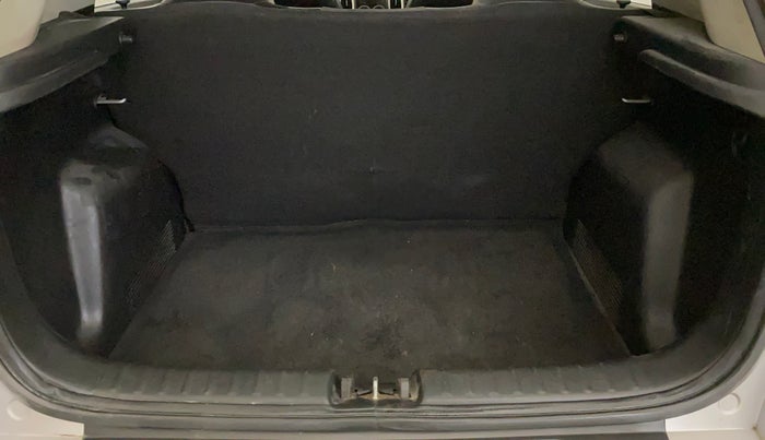 2022 KIA SONET HTE 1.5, Diesel, Manual, 52,991 km, Boot Inside