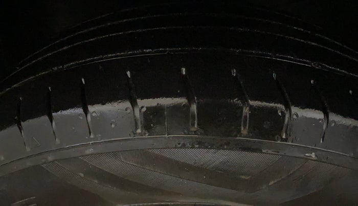 2022 KIA SONET HTE 1.5, Diesel, Manual, 52,991 km, Left Front Tyre Tread