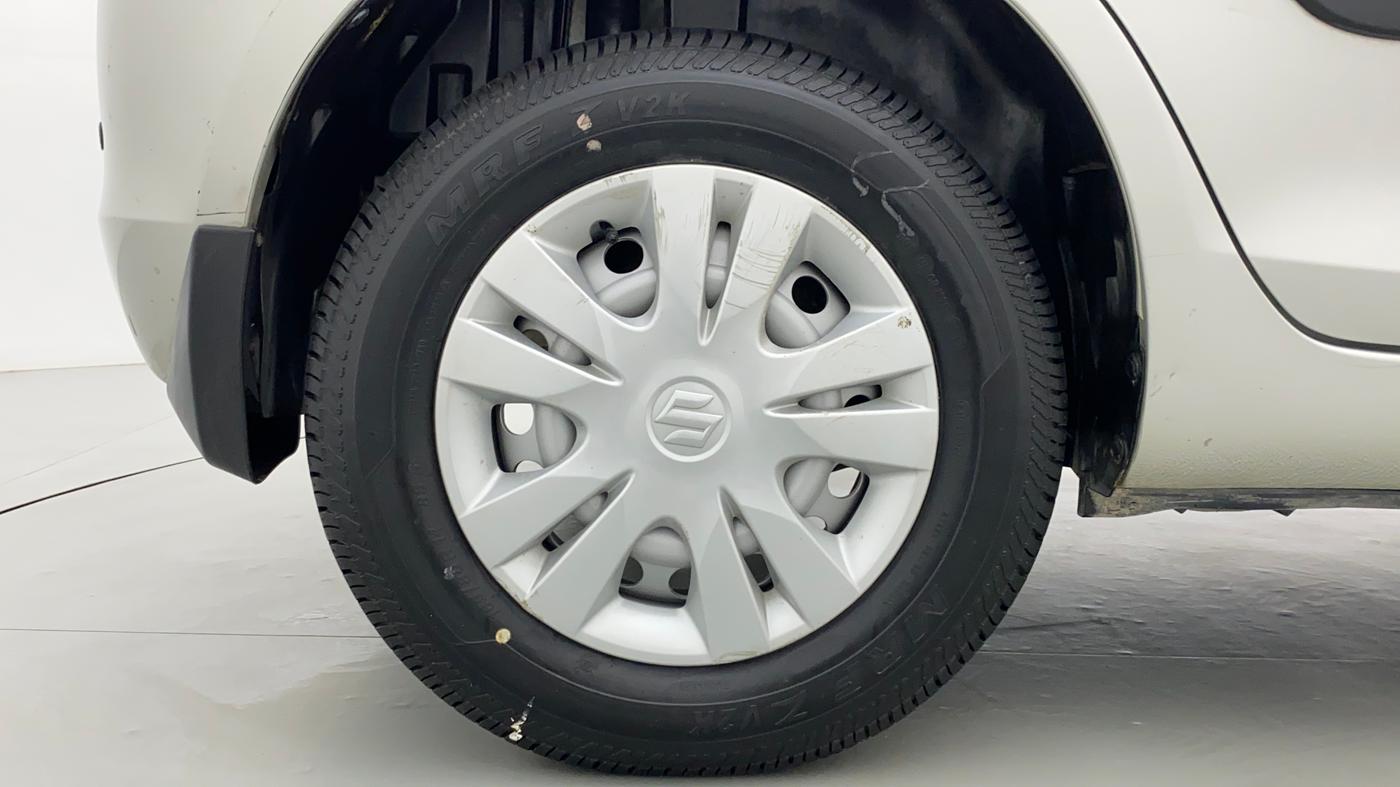 2017 Maruti Swift LXI OPT, Petrol, Manual, 15,378 km, Right Rear Wheel
