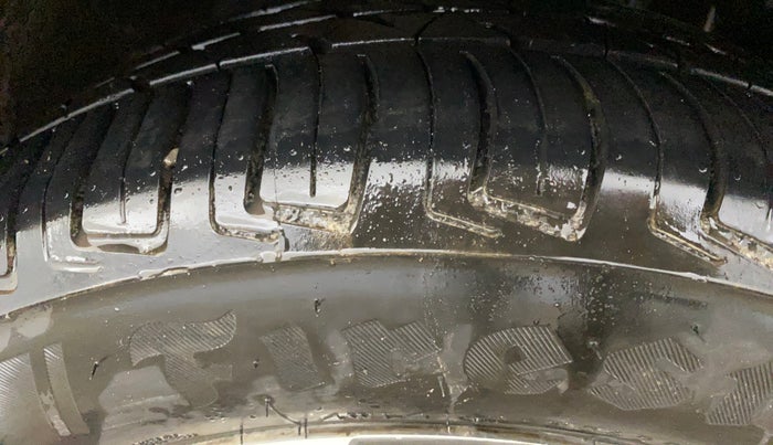 2018 Honda WR-V 1.2L I-VTEC VX MT, Petrol, Manual, 1,20,118 km, Right Front Tyre Tread