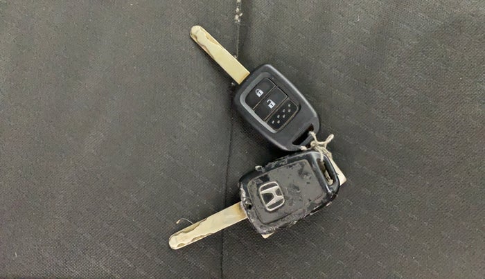 2018 Honda WR-V 1.2L I-VTEC VX MT, Petrol, Manual, 1,20,118 km, Key Close Up