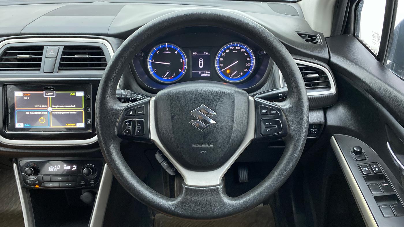2016 Maruti S Cross ZETA 1.3, Diesel, Manual, 99,023 km, Steering Wheel Close Up