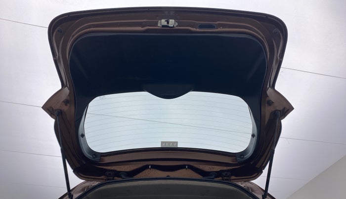2016 Maruti S Cross ZETA 1.3, Diesel, Manual, 99,023 km, Boot Door Open