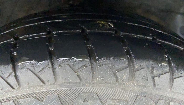 2013 Hyundai Santro Xing GL PLUS, CNG, Manual, 94,110 km, Right Front Tyre Tread