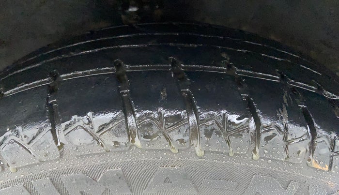 2013 Hyundai Santro Xing GL PLUS, CNG, Manual, 94,110 km, Left Front Tyre Tread