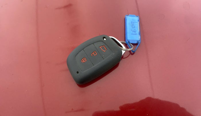 2016 Hyundai Creta SX PLUS 1.6 PETROL, Petrol, Manual, 55,946 km, Key Close Up